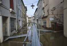 ΓΑΛΛΙΑ ΒΡΟΧΟΠΤΩΣΕΙΣ ΠΛΗΜΜΥΡΕΣ ΣΥΝΑΓΕΡΜΟΣ