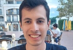 ΑΚΡΟΔΕΞΙΟΣ ΓΑΛΛΙΑ ΘΑΝΑΤΟΣ ΑΝΥΠΟΤΑΚΤΗ ΓΑΛΛΙΑ