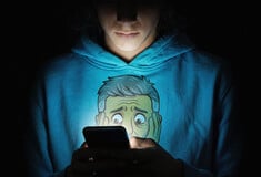 Είναι σίγουρα καλή ιδέα η απαγόρευση των social media στους έφηβους; 