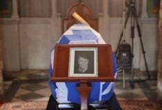 ΕΛΕΝΗ ΓΛΥΚΑΤΖΗ ΑΡΒΕΛΕΡ ΛΑΙΚΟ ΠΡΟΣΚΥΝΗΜΑ ΣΟΡΟΣ