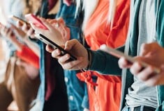 Πώς μοιάζει ο εθισμός στα social media, σύμφωνα με τη γυναίκα που μηνύει τη Meta και το YouTube