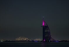 ΝΤΟΥΜΠΑΙ ΕΛΛΗΝΕΣ ΜΑΡΤΥΡΙΑ