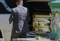 Μεξικό: Ο βαρόνος των ναρκωτικών «Ελ Μέντσο» θάφτηκε σε χρυσό φέρετρο