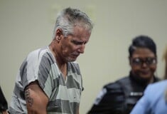 ΗΠΑ ΠΑΤΕΡΑΣ ΠΥΡΟΒΟΛΙΣΜΟΙ ΣΕ ΣΧΟΛΕΙΟ