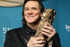 Η εμφάνιση του Jim Carrey στα César έγινε viral θεωρία συνωμοσίας — Τι απαντούν διοργάνωση και εκπρόσωποι