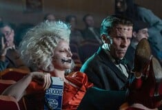 Η Maggie Gyllenhaal αποκαλύπτει: «Η Warner μού είπε ότι δεν μπορώ να βάλω τον Frankenstein να γλείφει μαύρο εμετό από τον λαιμό της Νύφης»