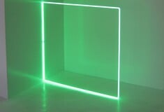 Stephen Antonakos, ο καλλιτέχνης που έκανε ποίηση με νέον