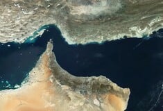 Στενά του Ορμούζ: Νέα ιρανική επίθεση σε τάνκερ - 32 πλοία ελληνικής σημαίας παραμένουν σε εμπόλεμη ζώνη 