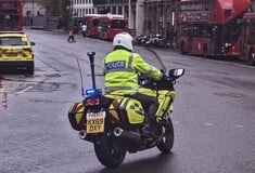 ΒΡΕΤΑΝΙΑ ΕΠΙΘΕΣΗ ΜΑΧΑΙΡΙ ΜΑΘΗΤΗΣ ΣΧΟΛΕΙΟ