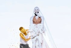 Τι λέει ο Nick Knight για τα 25 χρόνια του SHOWstudio, το AI και τη μόδα που κινείται