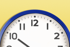 Αλλαγή ώρας: Ποια Κυριακή γυρνάμε τους δείκτες των ρολογιών μία ώρα μπροστά;