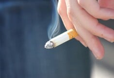 ΑΝΗΛΙΚΟΙ ΚΑΠΝΙΚΑ ΠΡΟΪΟΝΤΑ ΑΛΚΟΟΛ 