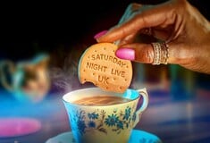 Η Tina Fey άνοιξε το SNL UK με μια αλλόκοτη Πριγκίπισσα Νταϊάνα και πολύ βρετανικό θράσος