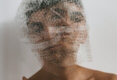 5 τρόποι να απαλλαγείτε από τη δυσάρεστη αναπνοή μετά την σκορδαλιά της 25ης Μαρτίου