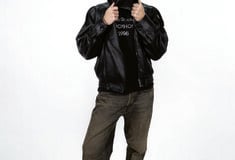 Μάνο, τι φοράς σήμερα και πόσο κοστίζει;