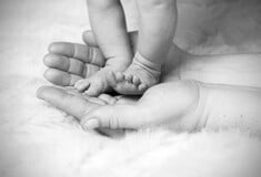 Πάτρα: Τι λέει το «Χαμόγελο του Παιδιού» για τη μητέρα του βρέφους με τα εγκαύματα