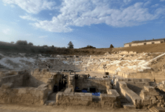 ΛΑΡΙΣΑ ΑΡΧΑΙΟ ΘΕΑΤΡΟ