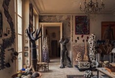 Agnès Debizet: η αυτοδίδακτη καλλιτέχνις που μετέτρεψε το σπίτι της σε σύμπαν