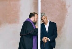 Αμάρτησε μαζί μου κι έλα:Ο Maurizio Cattelan ζητά από το κοινό να εξομολογηθεί τις αμαρτίες του