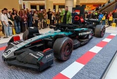 Το αυθεντικό LEGO® Mercedes-AMG Petronas F1® φέρνει την εμπειρία της Formula 1 στην Αθήνα