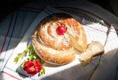 ΠΑΣΧΑΛΙΝΟ ΤΡΑΠΕΖΙ ΚΟΣΤΟΣ ΤΙΜΕΣ ΑΡΝΙ ΚΟΚΟΡΕΤΣΙ