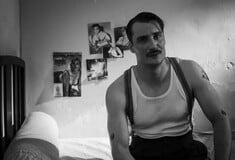 Ο François Ozon σχολιάζει τις queer αναγνώσεις του «The Stranger» με χιούμορ