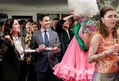 Το Άμστερνταμ γιορτάζει τα 25 χρόνια γάμου μεταξύ ατόμων του ίδιου φύλου με γαμήλιες τελετές