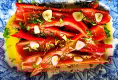 Η Μεγάλη Εβδομάδα του πιο λιτού τραπεζιού