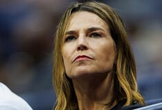 ΠΑΡΟΥΣΙΑΣΤΡΙΑ ΕΞΑΦΑΝΙΣΗ ΜΗΤΕΡΑ