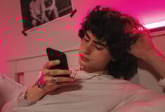 Στο στόχαστρο του υπουργείου Υγείας το doom scrolling, το άγχος, ο αυτισμός και η φτώχεια περιόδου σε παιδιά και εφήβους