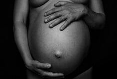 ΜΕΛΕΤΗ ΕΞΩΣΩΜΑΤΙΚΗ ΓΟΝΙΜΟΠΟΙΗΣΗ ΜΑΥΡΕΣ ΓΥΝΑΙΚΕΣ