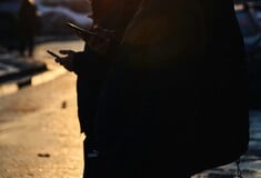 Απαγόρευση χρήσης social για ανήλικους κάτω των 15 ετών: Live η ενημέρωση