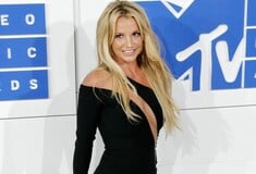 ΜΠΡΙΤΝΕΙ ΣΠΙΑΡΣ ΚΕΝΤΡΟ ΑΠΟΚΑΤΑΣΤΑΣΗΣ