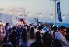 Πάσχα στην Πάρο με την Grey Goose: Το κυκλαδίτικο γλέντι στο γραφικό λιμανάκι της Νάουσας