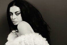 Μετά το Brat, η Τσάρλι XCX ψάχνει ξανά τον κίνδυνο