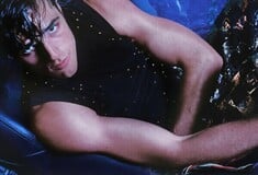 Ο Πέδρο Αλμοδόβαρ αναρωτιέται αν ο Τζέικομπ Ελόρντι είναι sex symbol ή κάτι περισσότερο