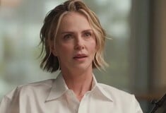 Η Σαρλίζ Θερόν μιλά ανοιχτά για τη νύχτα που η μητέρα της πυροβόλησε και σκότωσε τον πατέρα της