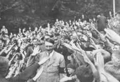 ΕΠΕΞ Πώς μπόρεσε να συμβεί κάτι τέτοιο; Το ερώτημα που εξακολουθεί να στοιχειώνει τη Γερμανία 