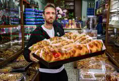 Lido: To πολίτικο ζαχαροπλαστείο του Παγκρατίου 