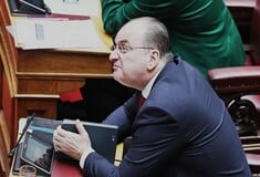 ΕΠΕΞ Τα πτυχία ή για τα παθήματα της αριστείας 