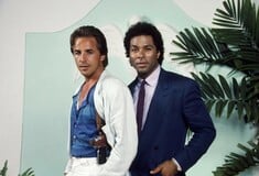 Το «Miami Vice» επιστρέφει στη δεκαετία του ’80 με τον Μάικλ Μπ. Τζόρνταν και τον Όστιν Μπάτλερ