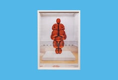 Ρούχα, τσάντες, αξεσουάρ και έναν Jeff Koons για το σαλόνι σας