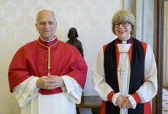 ΠΑΠΑΣ ΛΕΩΝ ΣΑΡΑ ΜΑΛΑΛΙ ΕΚΚΛΗΣΙΑ ΑΓΓΛΙΑΣ ΣΥΝΑΝΤΗΣΗ ΑΡΧΙΕΠΙΣΚΟΠΟΣ