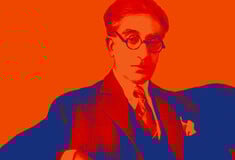 Με το άγαλμα του Καβάφη