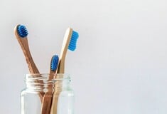 ΟΔΟΝΤΟΒΟΥΡΤΣΑ ΗΛΕΚΤΡΙΚΗ ΧΕΙΡΟΚΙΝΗΤΗ