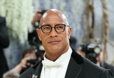 Ο Ντουέιν Τζόνσον φόρεσε φούστα στο Met Gala: «Στην πολυνησιακή κουλτούρα οι πιο αρρενωποί άνδρες φορούν φούστες»