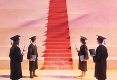 Η γενιά της πανδημίας ψάχνει την πρώτη της δουλειά στην εποχή της AI