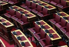 ΠΟΘΕΝ ΕΣΧΕΣ ΠΟΛΙΤΙΚΩΝ