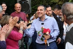 ΑΛΕΞΗΣ ΤΣΙΠΡΑΣ ΝΕΟ ΚΟΜΜΑ