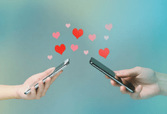 Το FaceTime είδε γυμνό και πάγωσε τη στιγμή για ζευγάρια από απόσταση